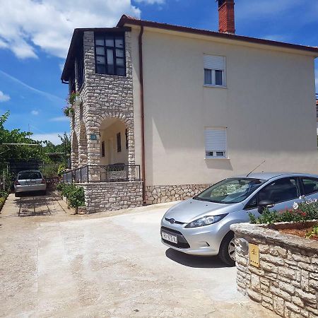 Apartman Bukarica Pula Luaran gambar